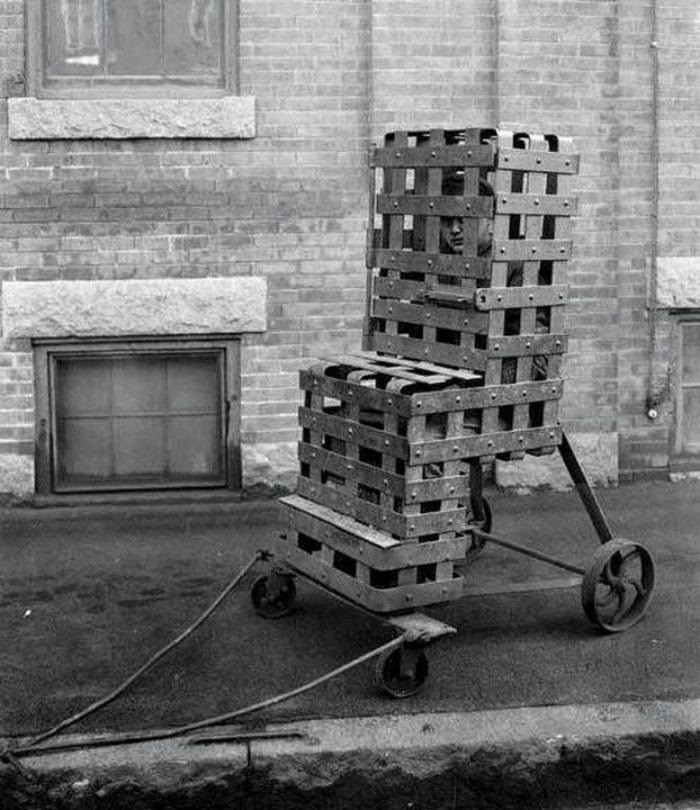 Стул для бродяги (Tramp chair), 1900–е годы, США (ИСТОКИ ДЕМОКРАТИИ)