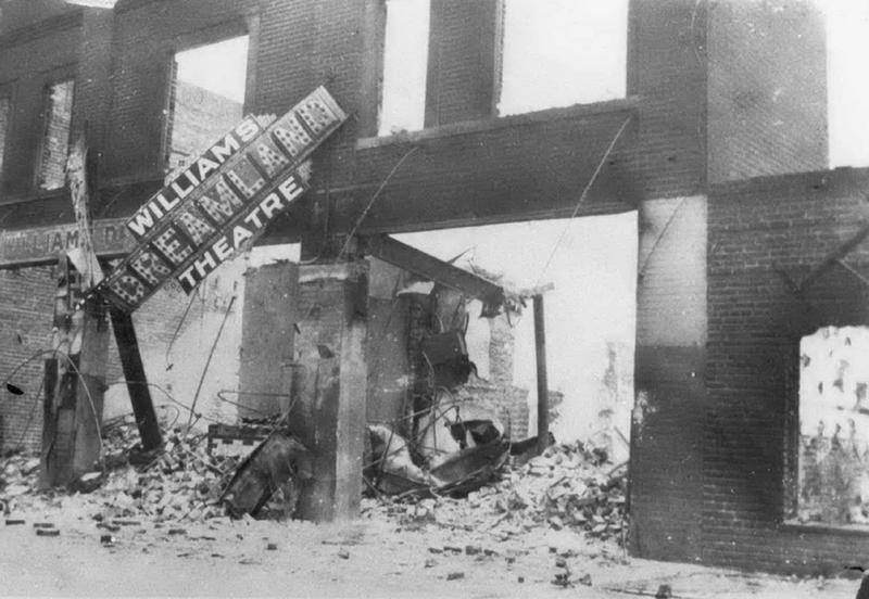 Бойня, резня, расизм и бомбардировки в 1921 году своего города Талса в США