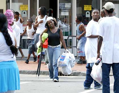 Вспоминаем:После урагана "Катрина": мародёрство, изнасилования, убийства, война банд в Новом Орлеане