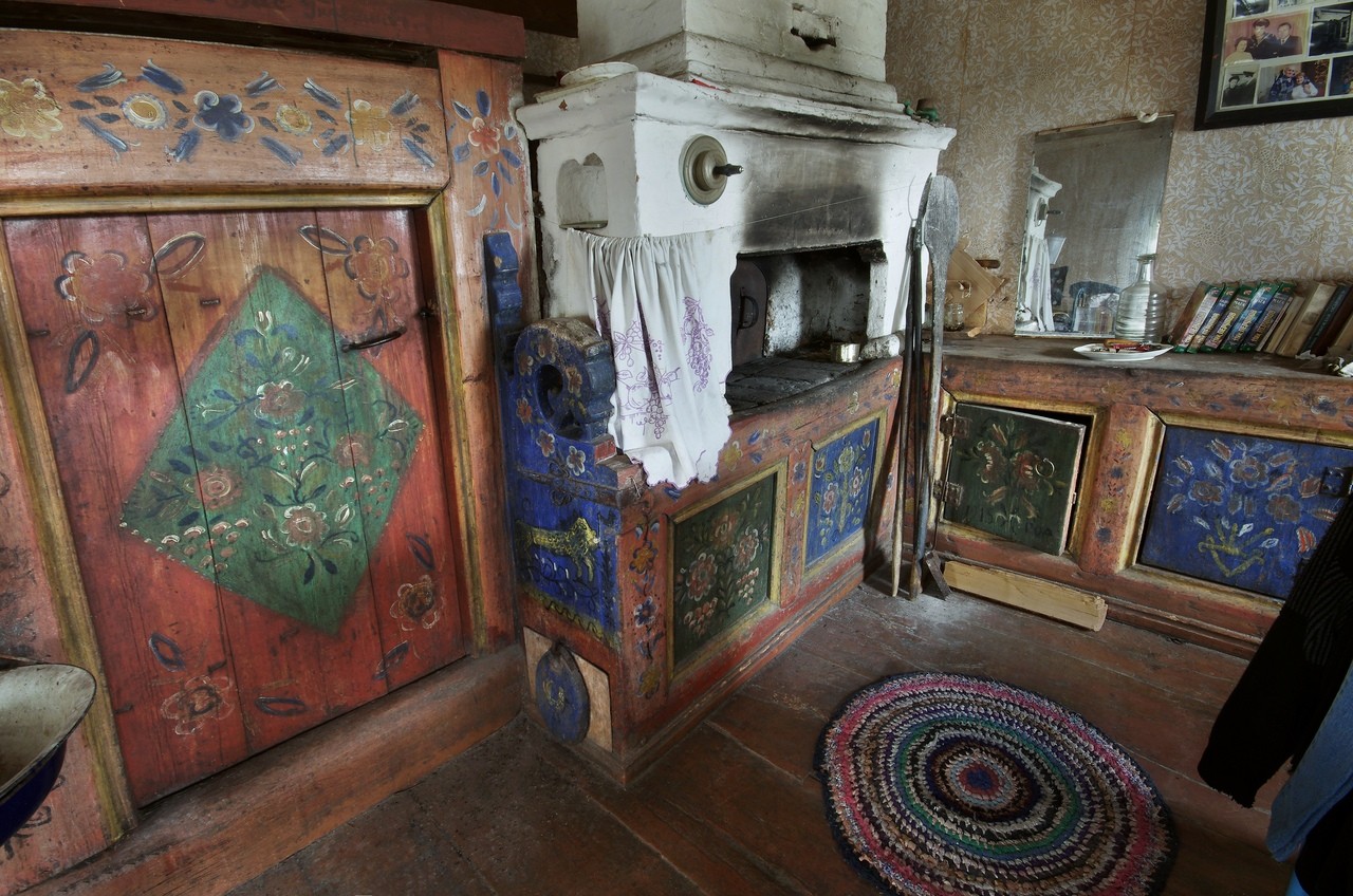 Интерьерные росписи крестьянских домов Русского Севера