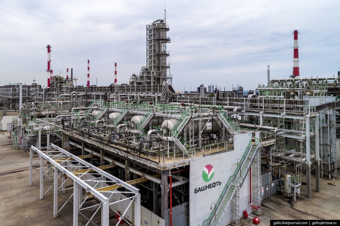 Тут делают бензин – нефтеперерабатывающий комплекс «Башнефти» в Уфе ( 34 фото)