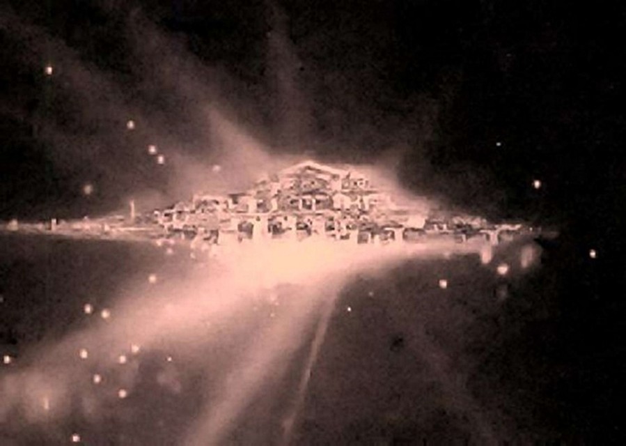 Снимок "Обители Бога", якобы сделанный телескопом НАСА и случайно просочившийся в печать. 