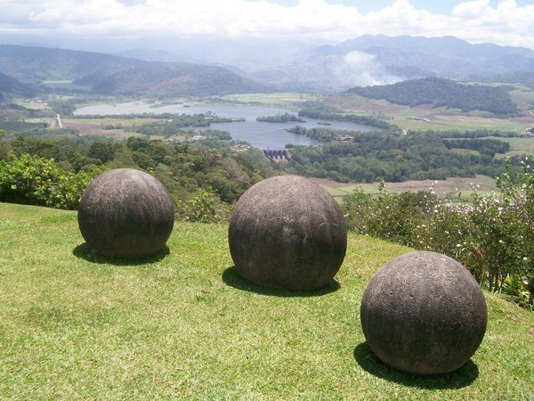 коста-рика каменные шары фото