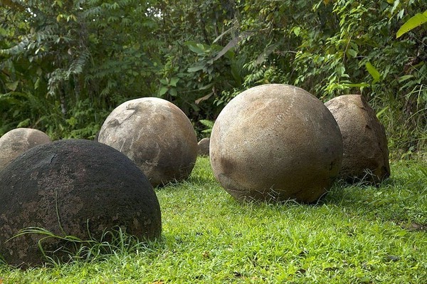 коста-рика каменные шары фото