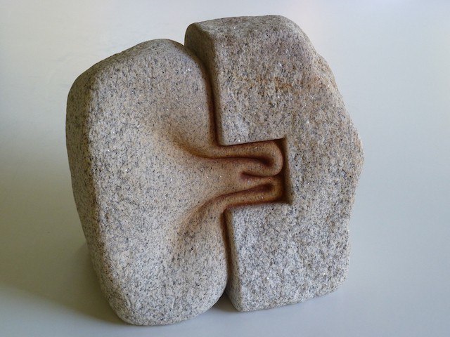 Мистика пластики камня испанского скульптора Хосе Мануэль Лопес Кастро