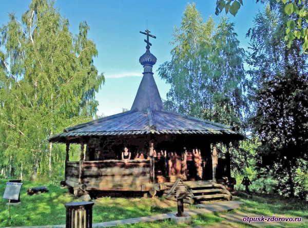 Часовня из деревни Большое Токарево в музее под открытым небом в Костроме