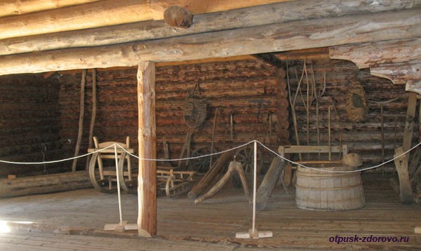 Старинный деревянный гараж, Музей деревянного зодчества, Кострома 