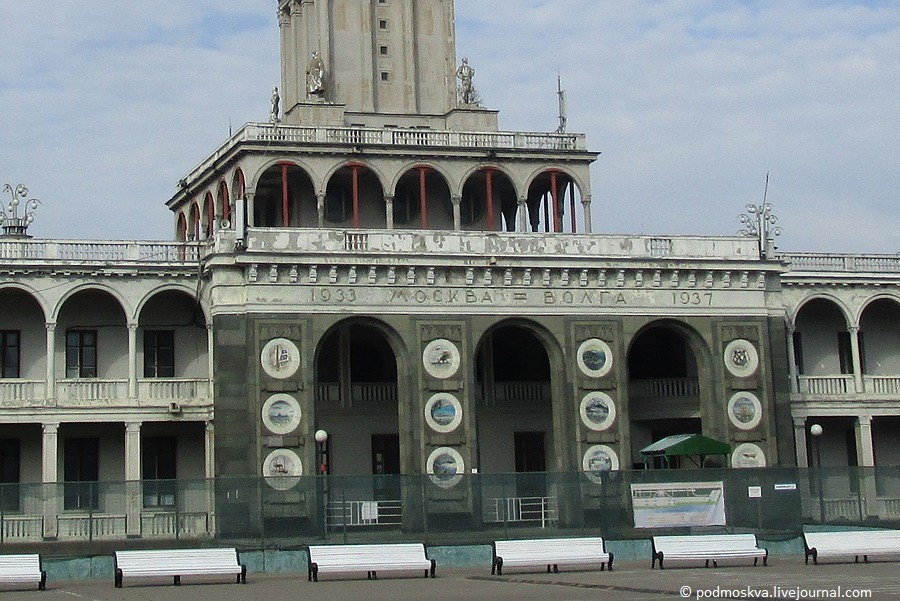 Легендарную советскую звезду вернули на историческое место Северного речного вокзала Москвы