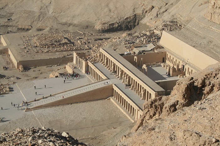 Храм царицы Хатшепсут в Дейр-эль-Бахри