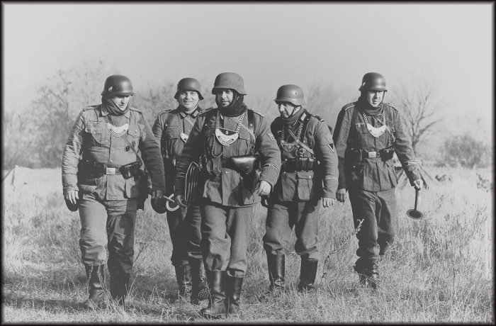 Зачем немецкие солдаты носили на груди пластины на цепи?
