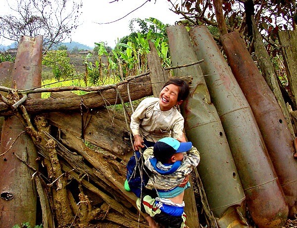 Лаос - страна, на которую сбросили 1 млн. тонн бомб