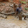 Как добывают золото в Конго