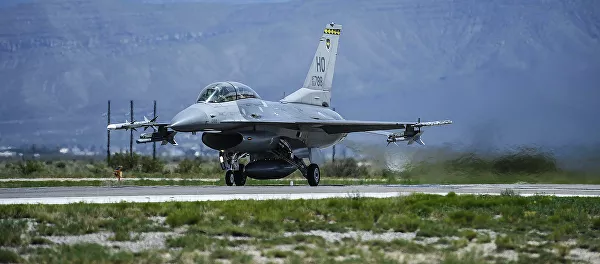 Американский истребитель F-15 Fighting Falcon - Sputnik Латвия