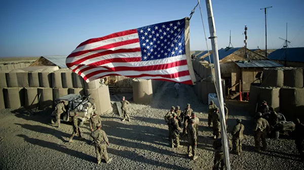 Американский флаг на оперативной базе Кушамонд в афганской провинции Пактика