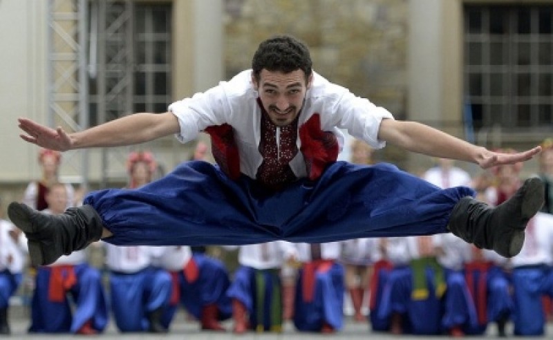 Украинский гопак - уйгурский танец, возрожденный советскими хореографами