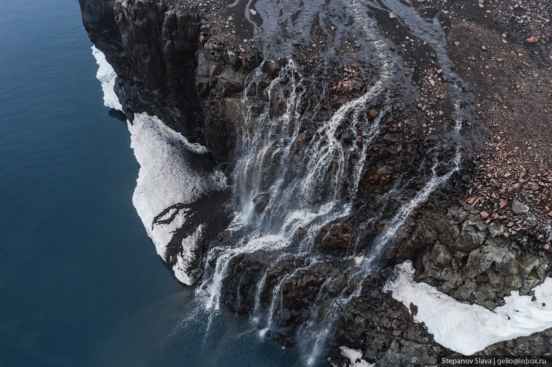 Мыс Флигели, водопад, самая северная точка России