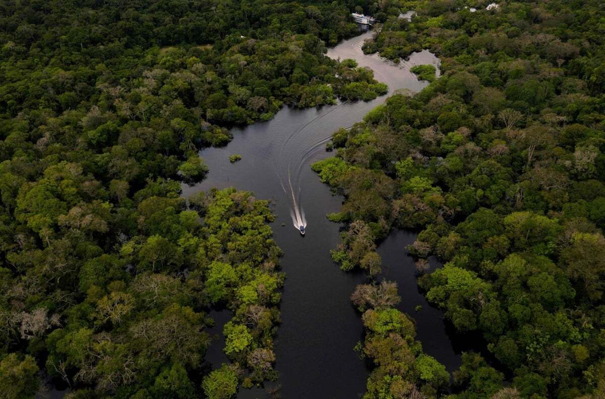 Уровень воды в реке Амазонка находится на минимальном уровне