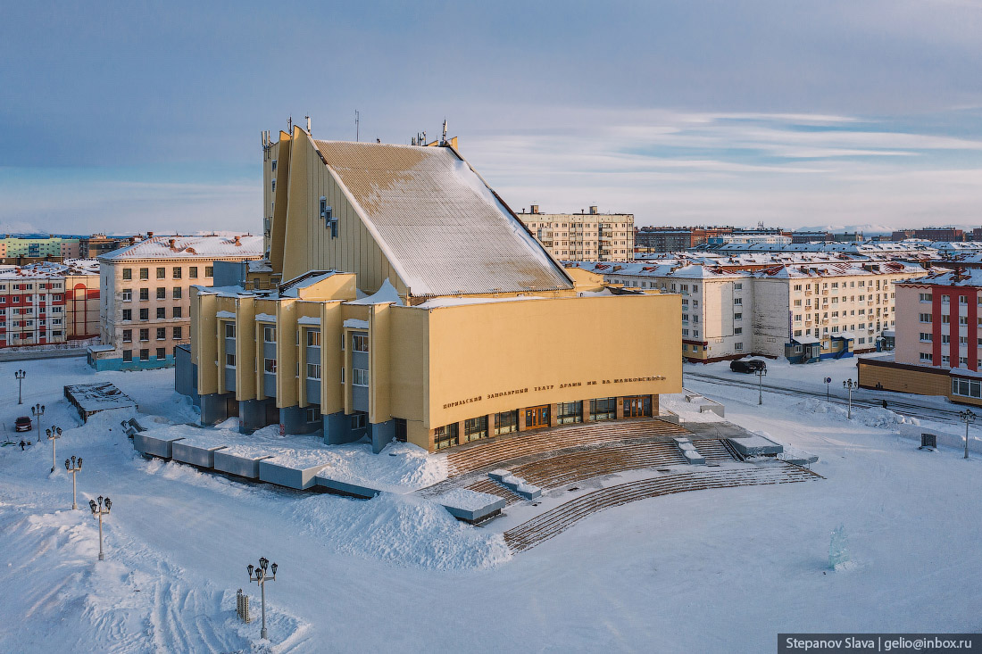 норильск с высоты, заполярный театр драмы, драмтеатр, самый северный в мире театр
