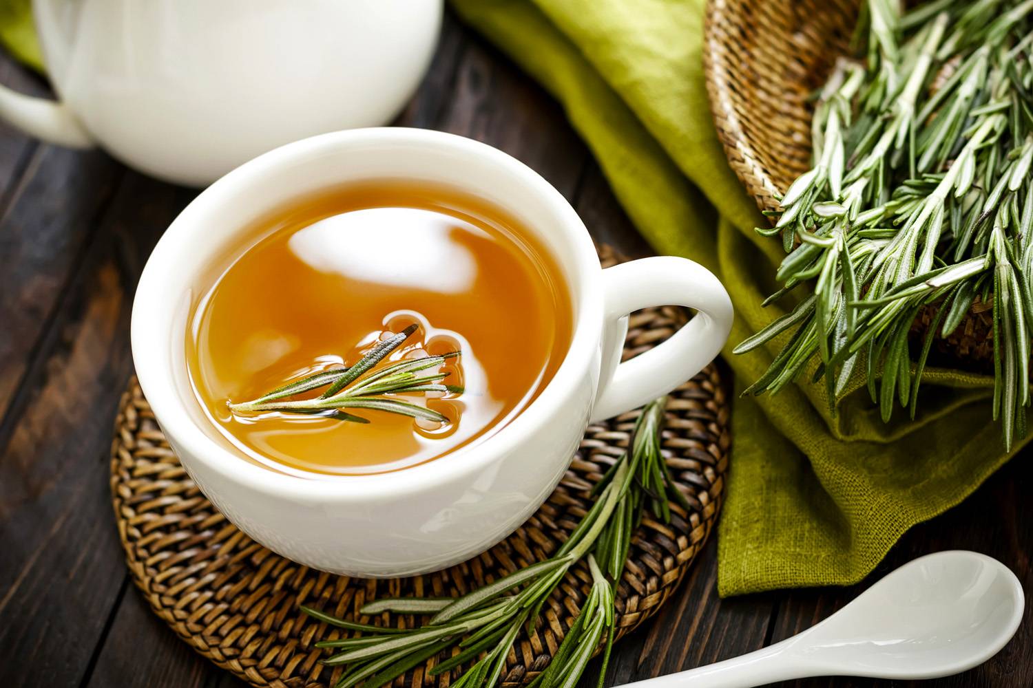 10 рецептов чая с розмарином и другими травами, полезных для здоровья