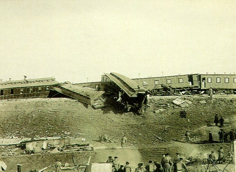 Крушение императорского поезда в 1888 году. Листай дальше >>>